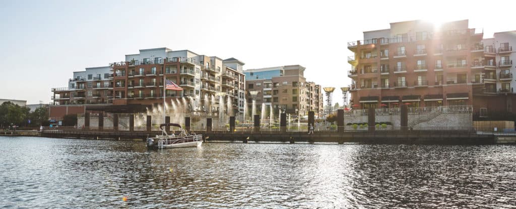 Shops and boardwalk at Branson Landing